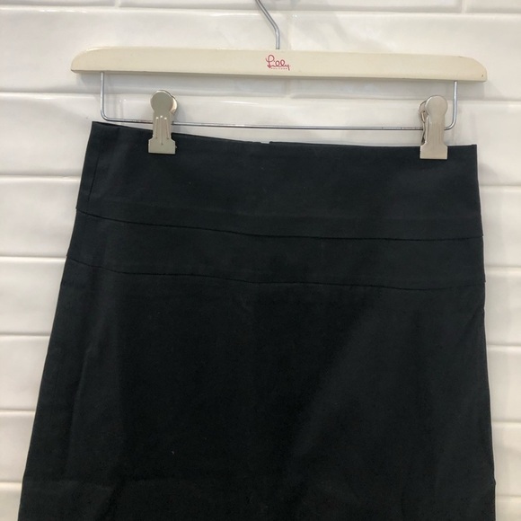 CLUB Monaco high waisted black skirt - Picture 4 of 8